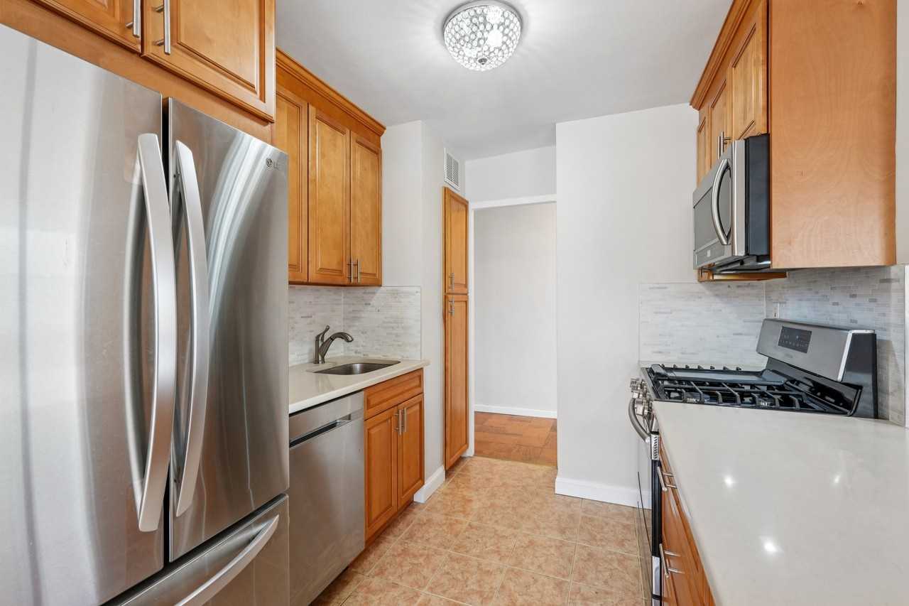 6040 JFK Boulevard East #3 - Photo 4 of 20