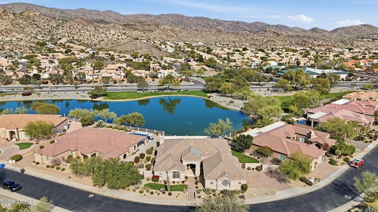 1936 E Brookwood Ct - Photo 4 of 43