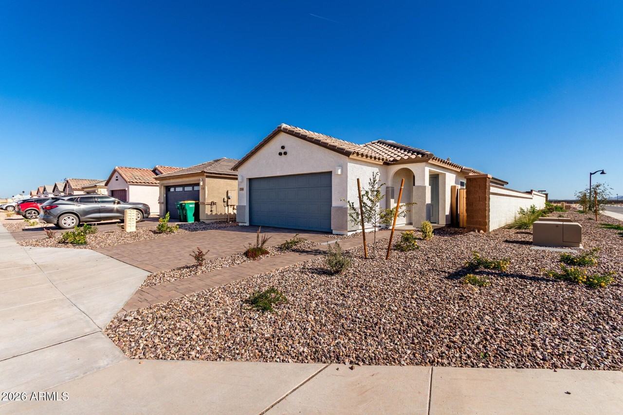 17589 N Del Mar Ave - Photo 2 of 24