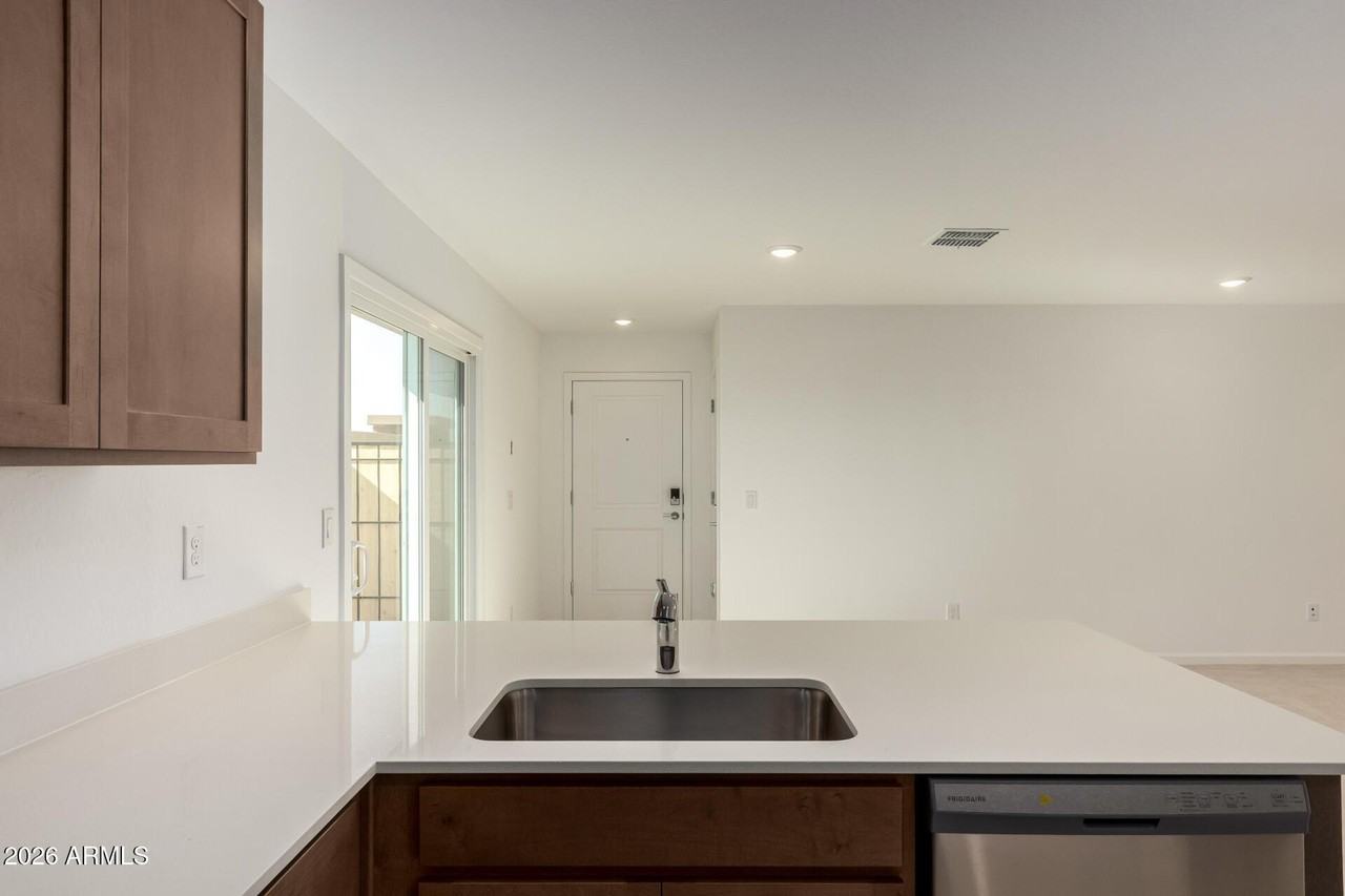 17589 N Del Mar Ave - Photo 6 of 24