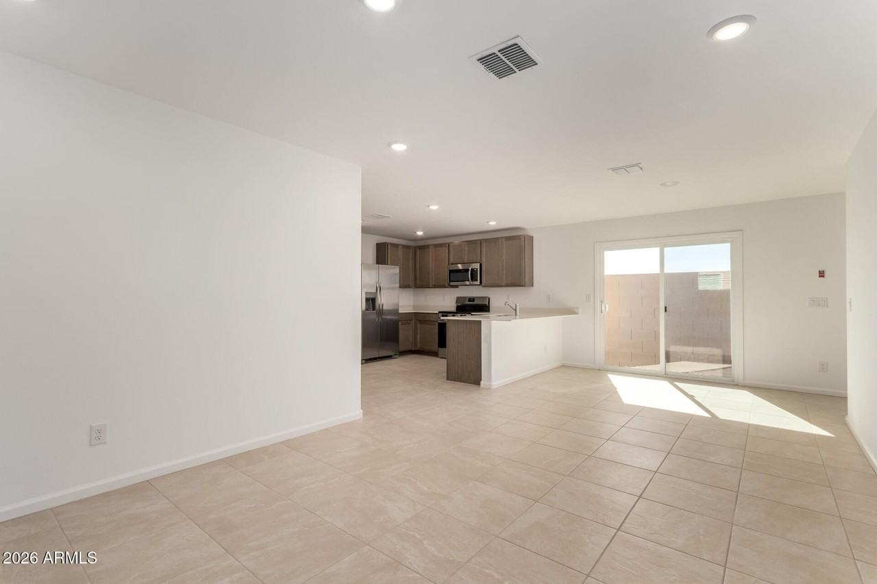 17589 N Del Mar Ave - Photo 7 of 24