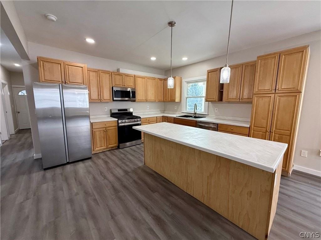 125 Thomas St - Photo 3 of 14