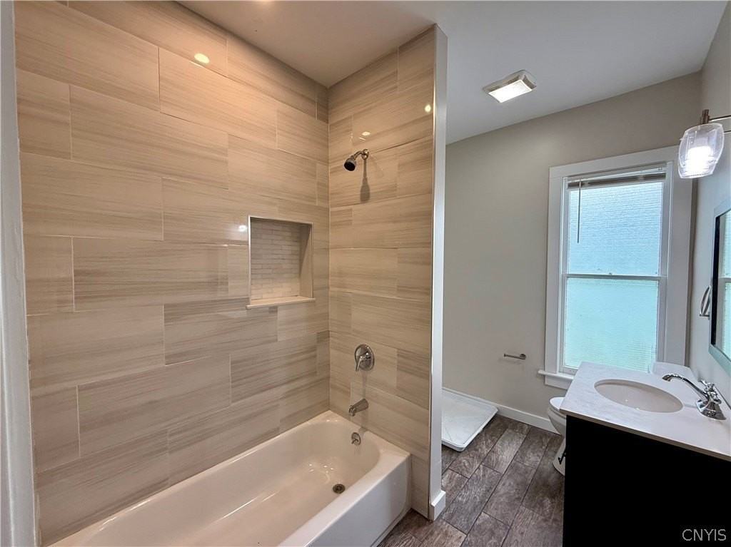 125 Thomas St - Photo 7 of 14