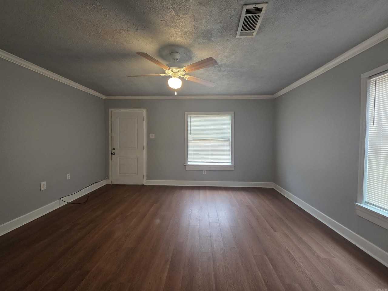 106 Davis St - Photo 3 of 19