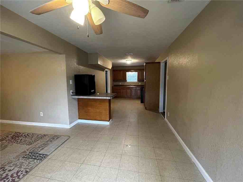 5410 Crockett St - Photo 5 of 16