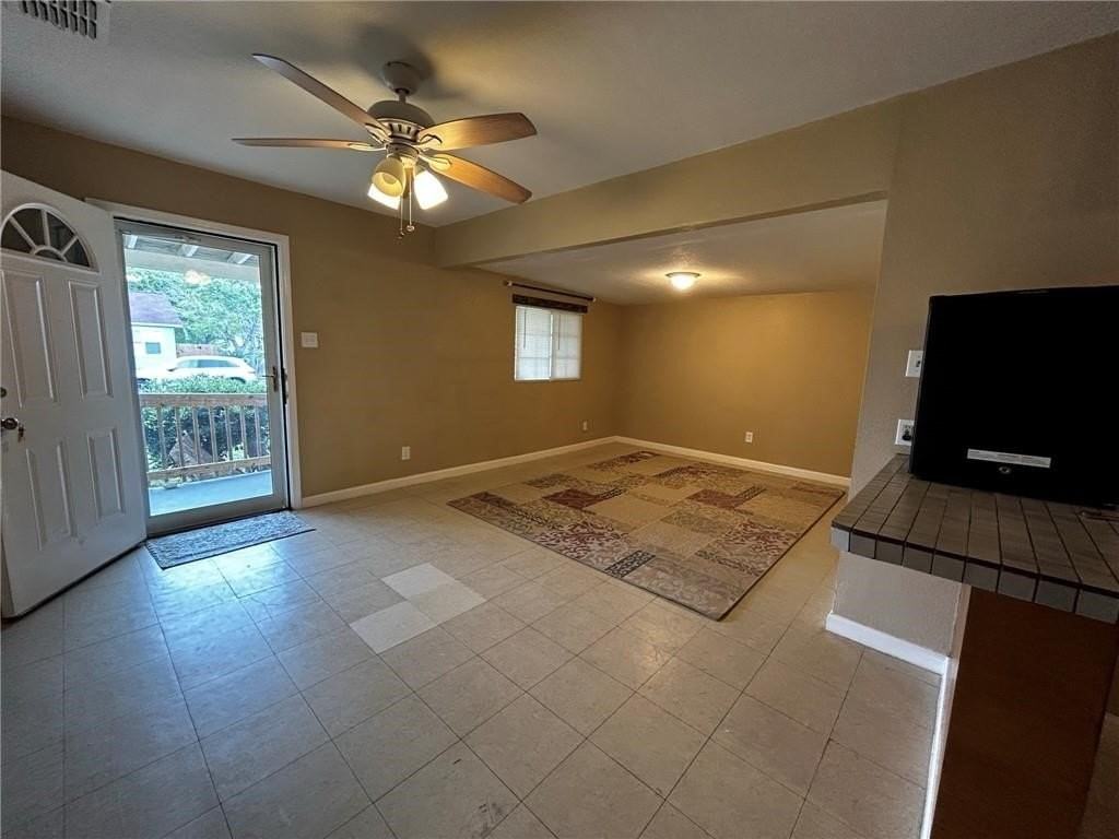 5410 Crockett St - Photo 6 of 16