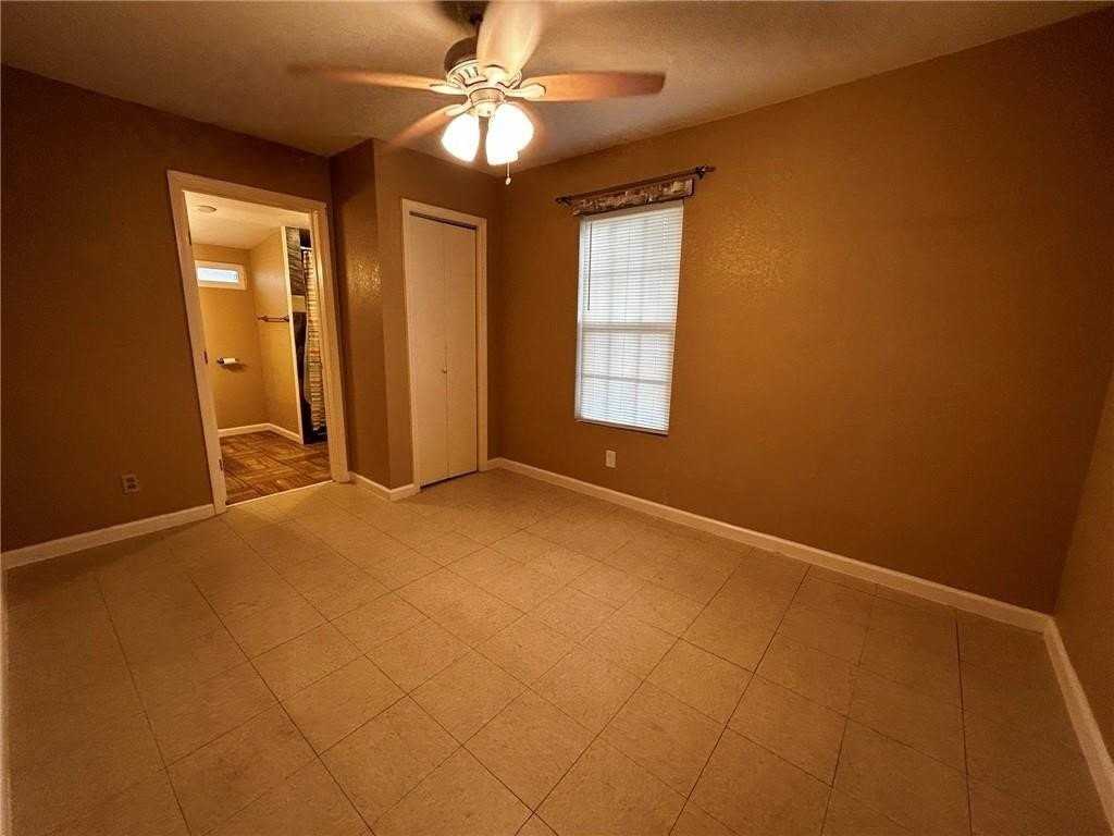 5410 Crockett St - Photo 7 of 16