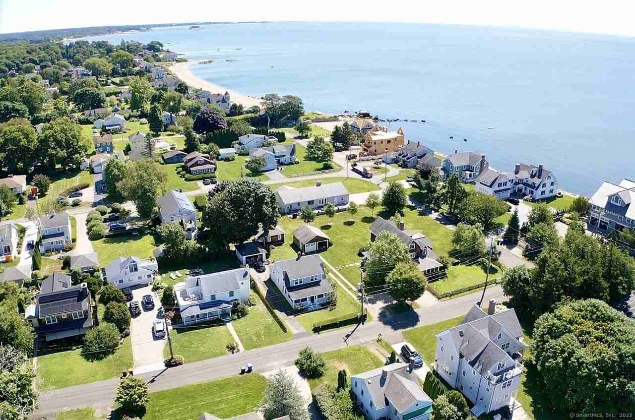 27 Ridgewood Ave - Photo 2 of 31