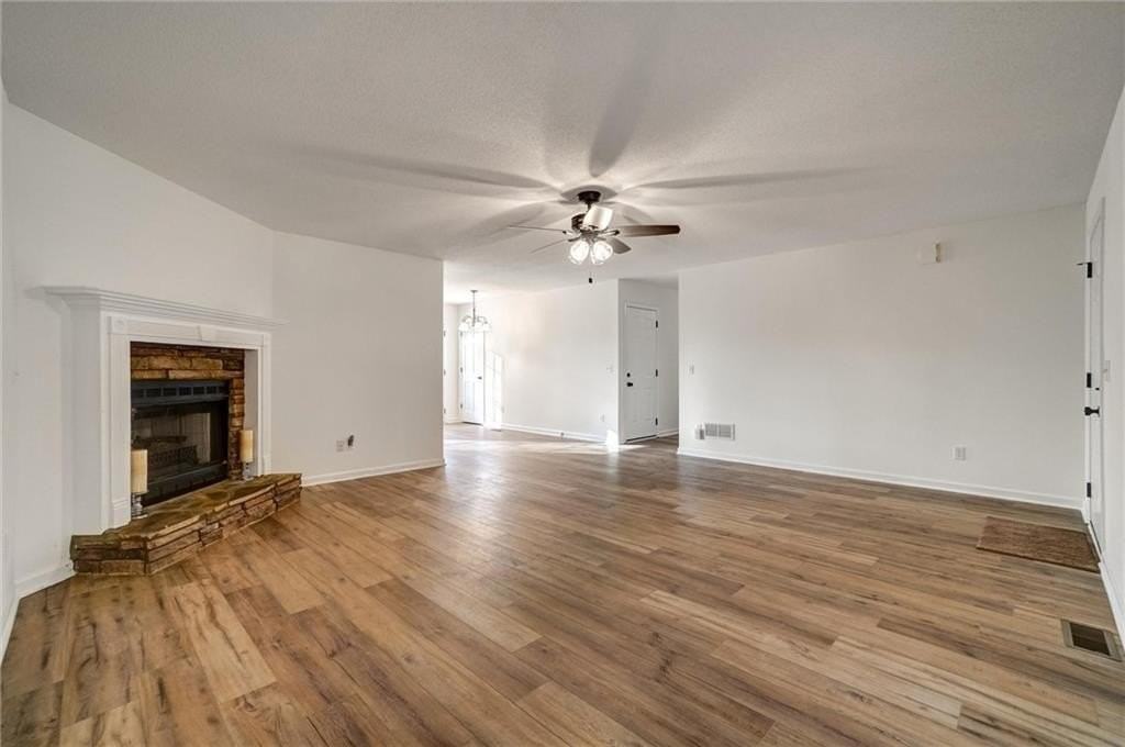 701 Longview Dr - Photo 5 of 32