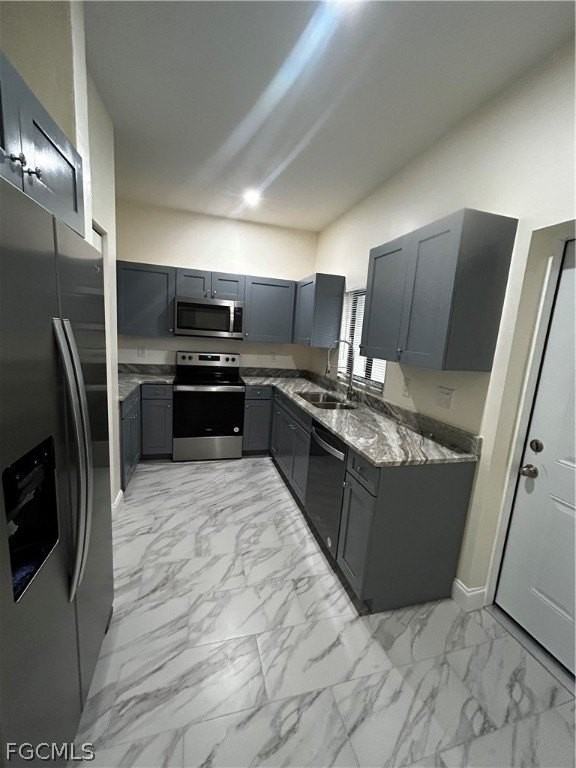 719 Harry Ave S - Photo 2 of 10