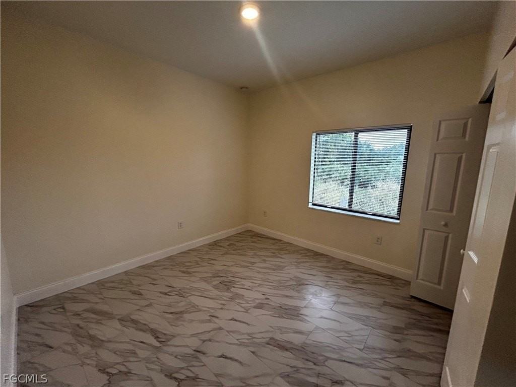 719 Harry Ave S - Photo 4 of 10