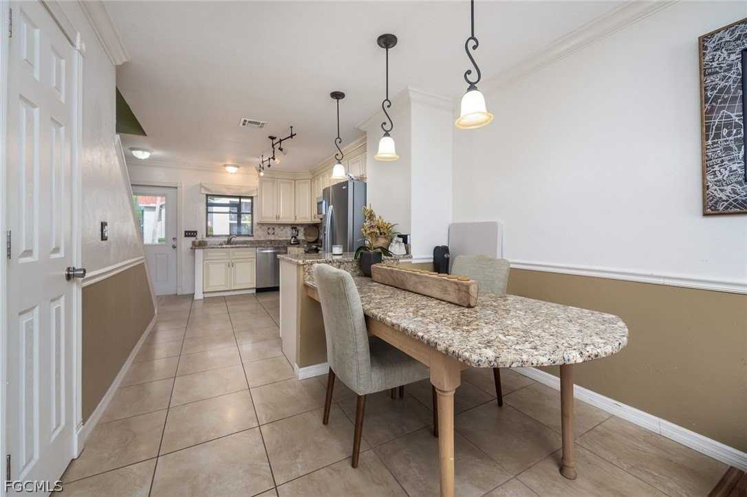 9639 Eaton Gardens Ln Unit 3 #3 - Photo 5 of 18