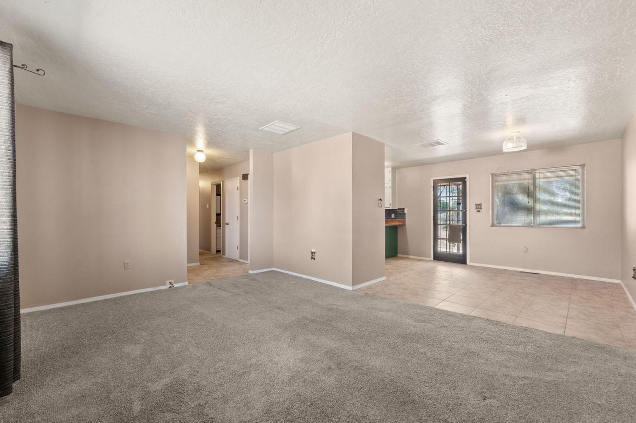 20 Cactus Dr - Photo 3 of 4