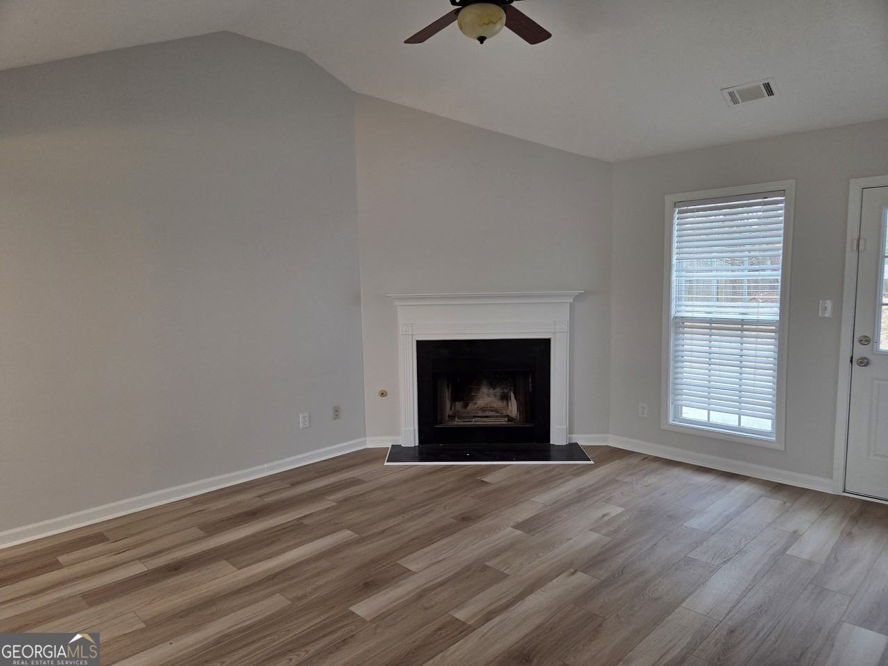 14 Huntington Dr - Photo 5 of 21