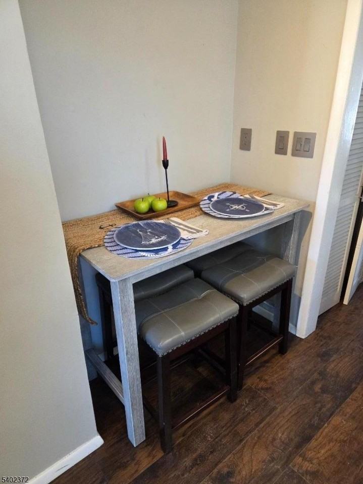 150 Center St - Photo 6 of 14