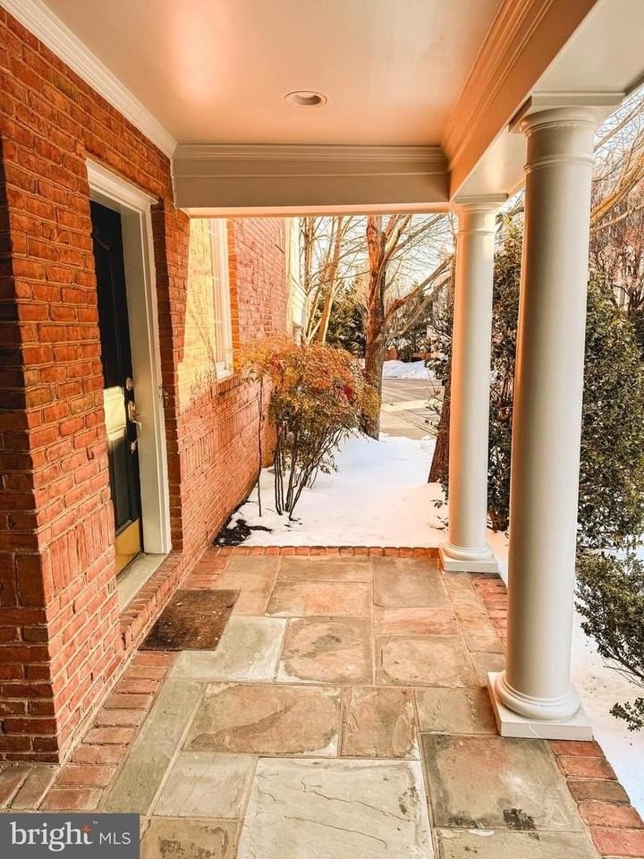 7761 Legere Ct - Photo 4 of 50