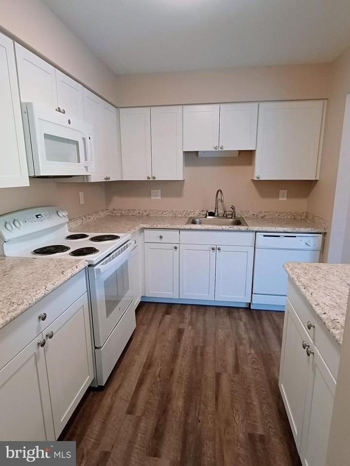 337 Clay St - Photo 4 of 17