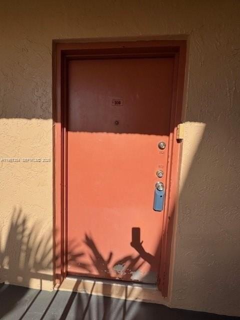 13701 Kendale Lakes Cir #B306