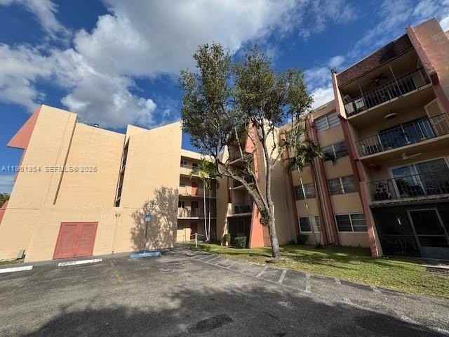 13701 Kendale Lakes Cir #B306 - Photo 5 of 16