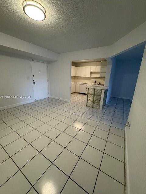 13701 Kendale Lakes Cir #B306 - Photo 6 of 16