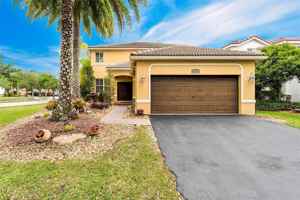 featured image of 1518 Maple Dr #1518