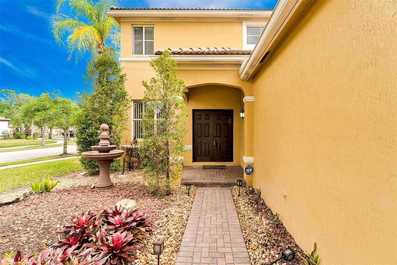 1518 Maple Dr #1518 - Photo 4 of 41