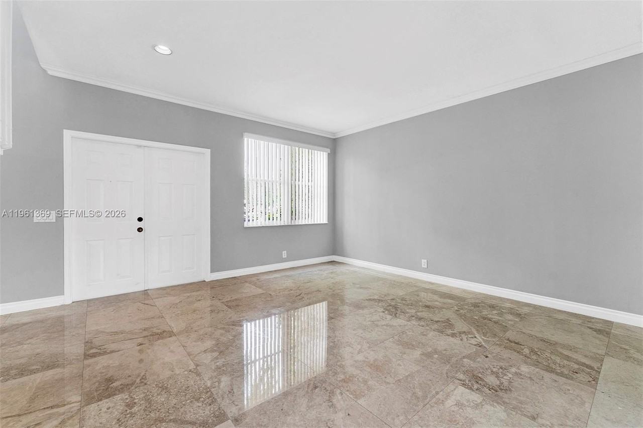 1518 Maple Dr #1518 - Photo 6 of 41