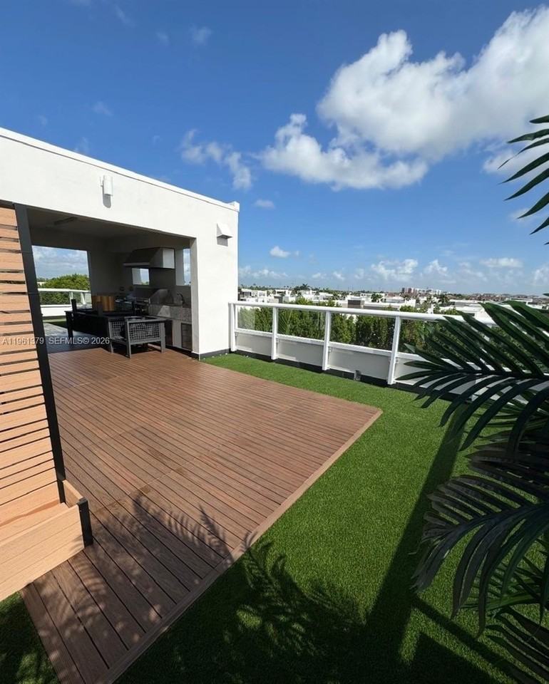 6671 Nw 105th Ave - Photo 2 of 16