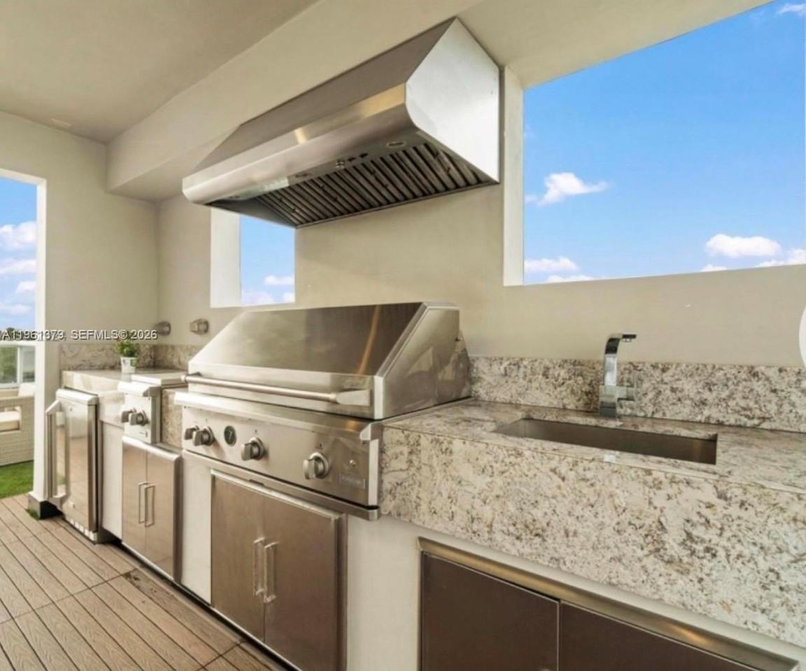 6671 Nw 105th Ave - Photo 3 of 16