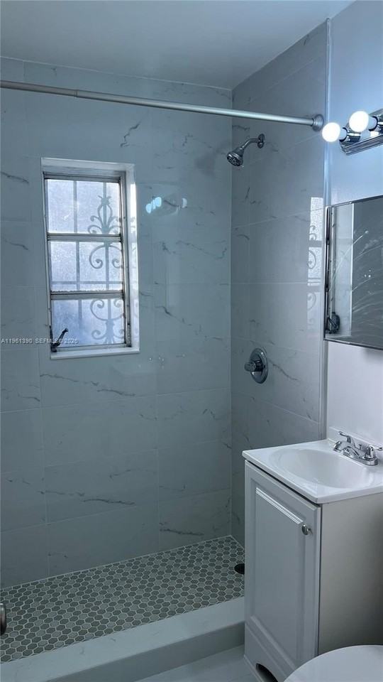 134 Sw 61st Ave #0 - Photo 6 of 17