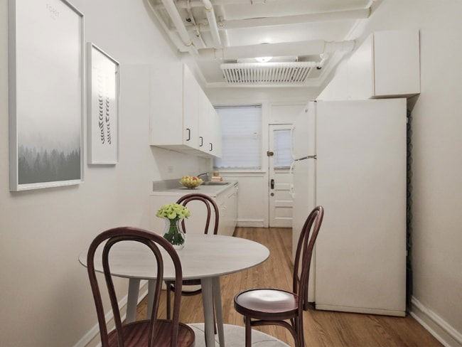 N Ashland Ave #3A - Photo 3 of 8