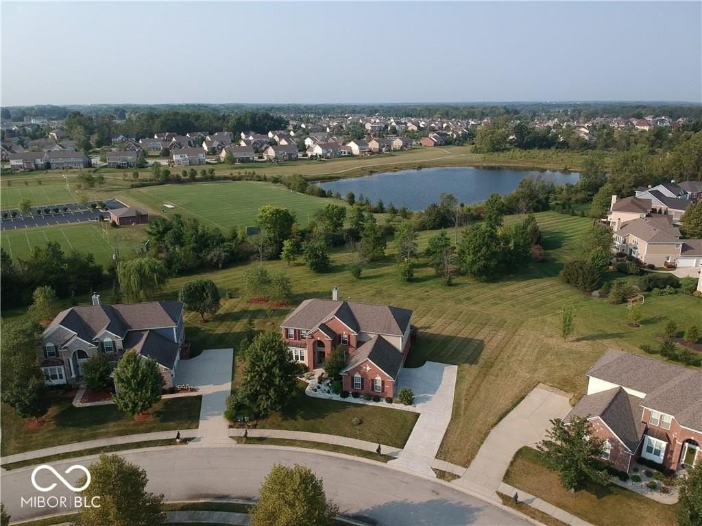 13658 Monique Dr - Photo 2 of 8