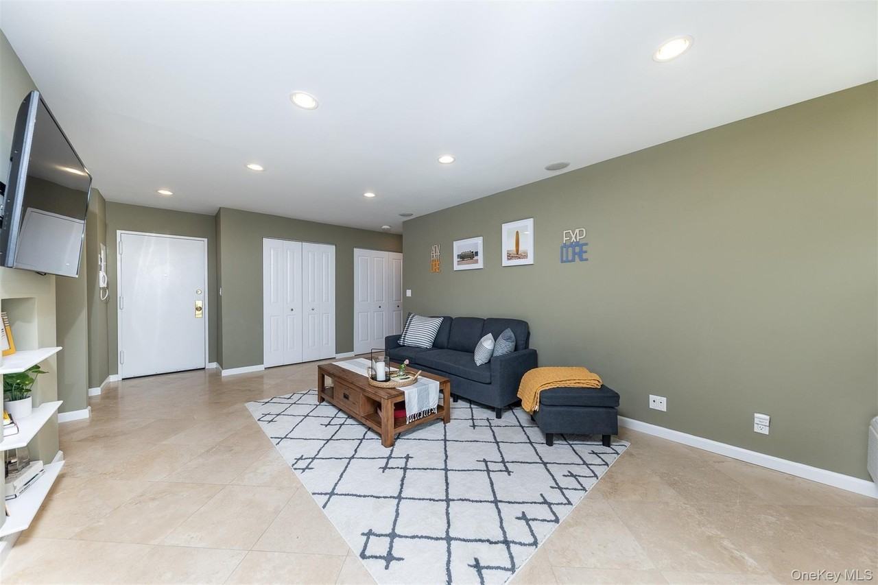 2 Richmond Rd Apt 6n #6N - Photo 3 of 29