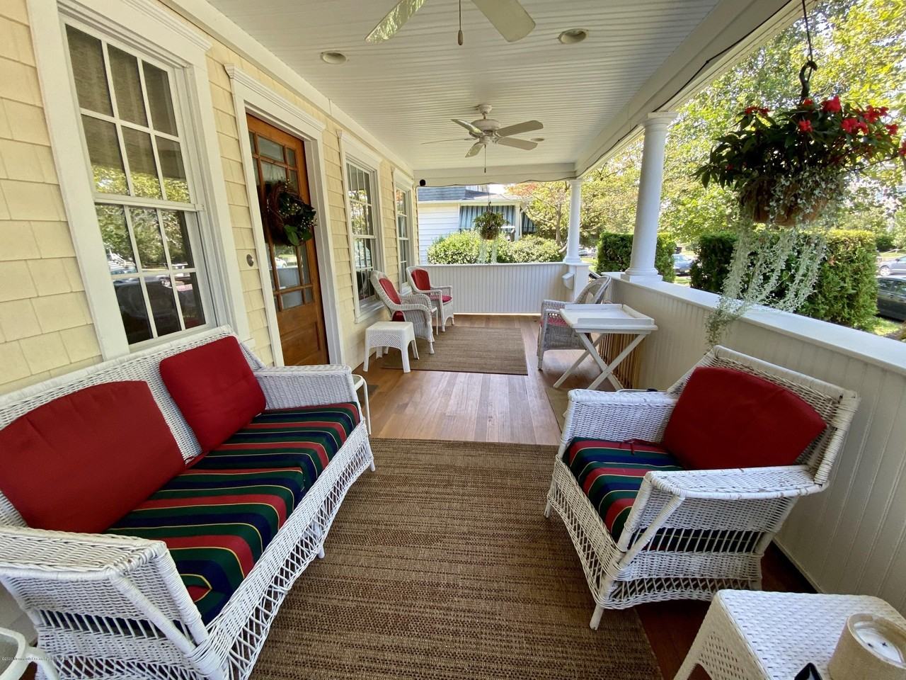 401 Garfield Ave - Photo 3 of 47