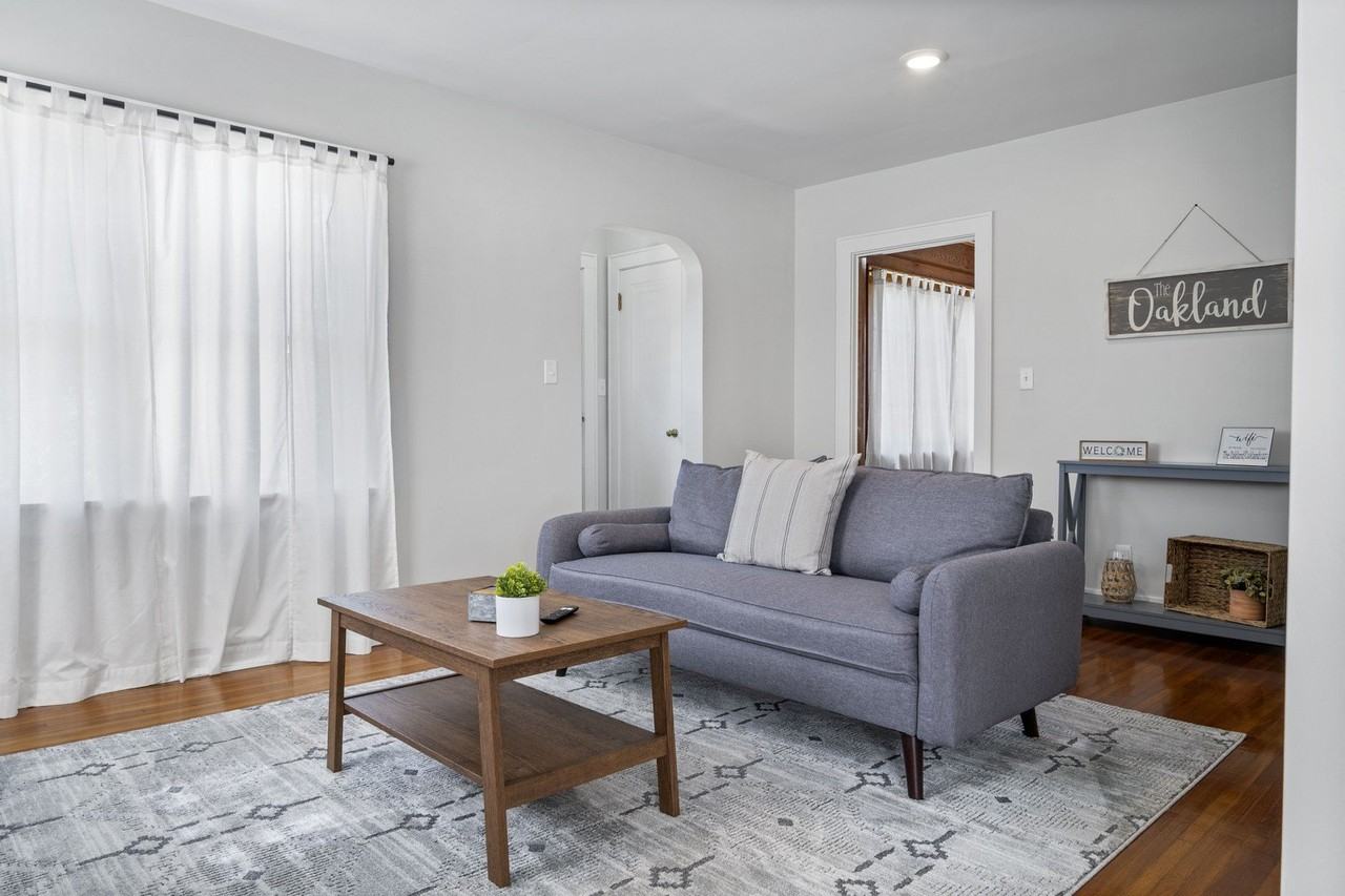 1223 E Oakland Ave - Photo 2 of 19