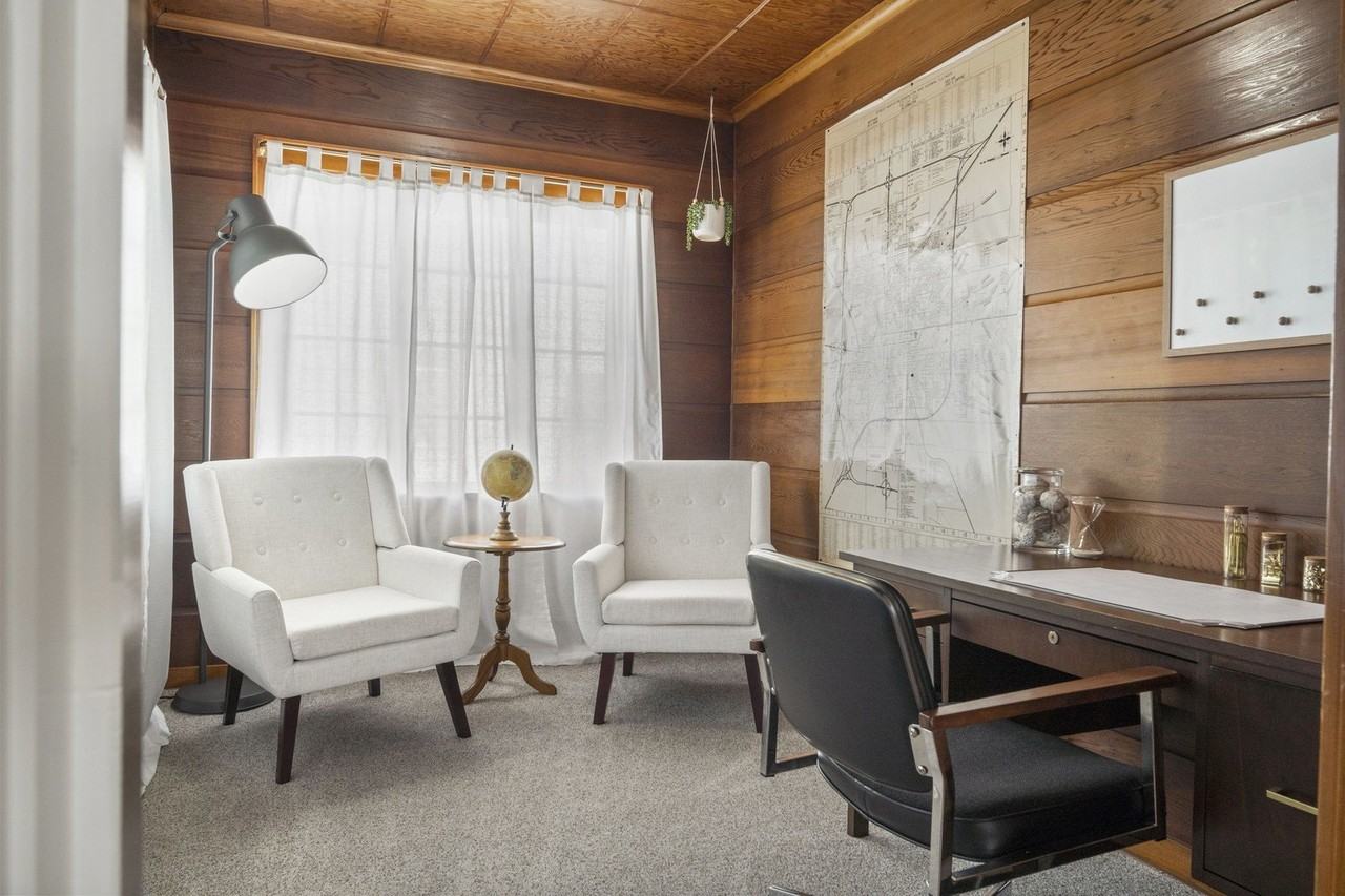 1223 E Oakland Ave - Photo 4 of 19