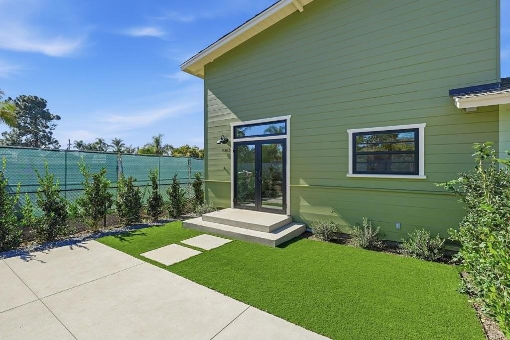 1065 Buena Vista Way - Photo 2 of 24