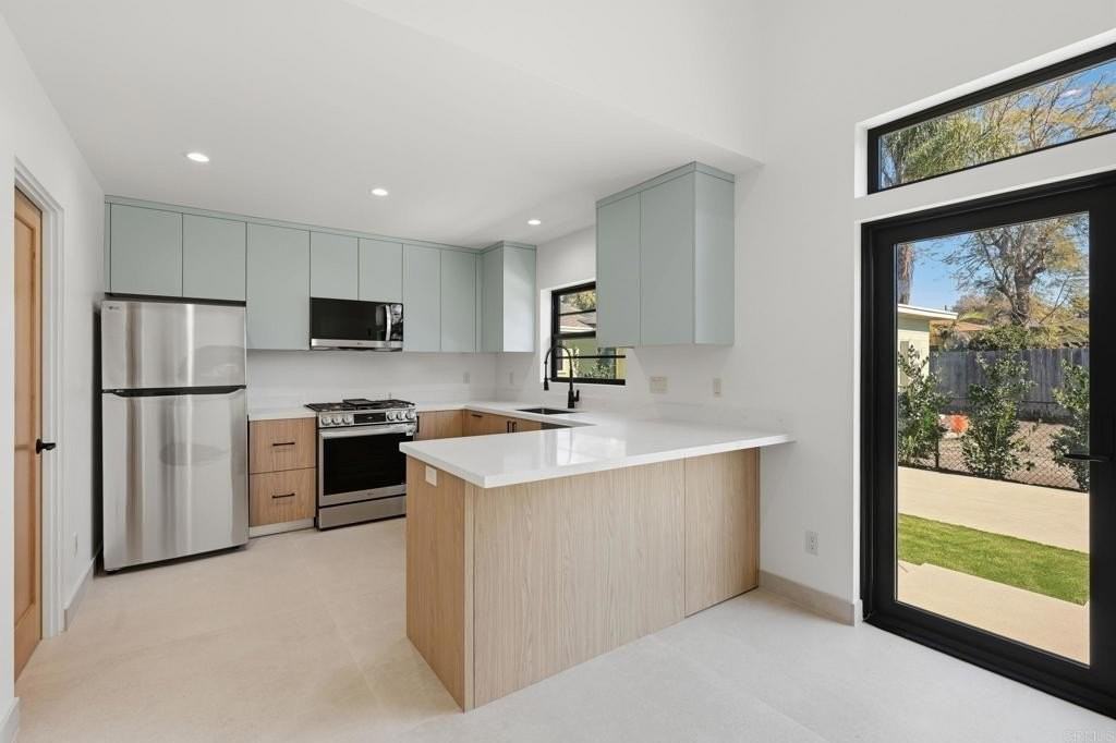 1065 Buena Vista Way - Photo 7 of 24