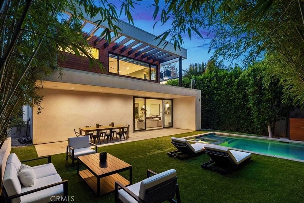 4242 Vantage Ave - Photo 5 of 37