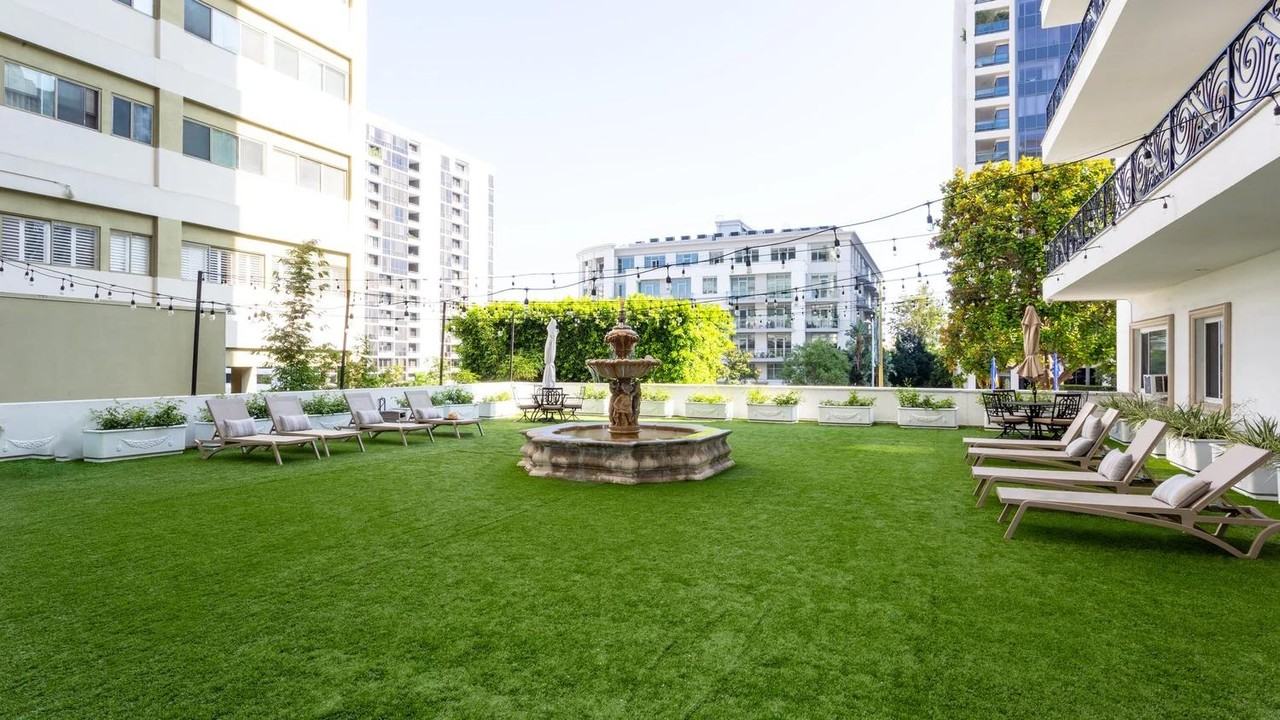 Wilshire Blvd - Photo 6 of 18