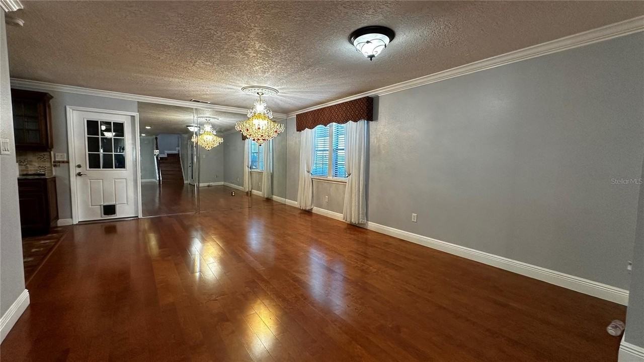 2101 Good Homes Rd - Photo 4 of 49