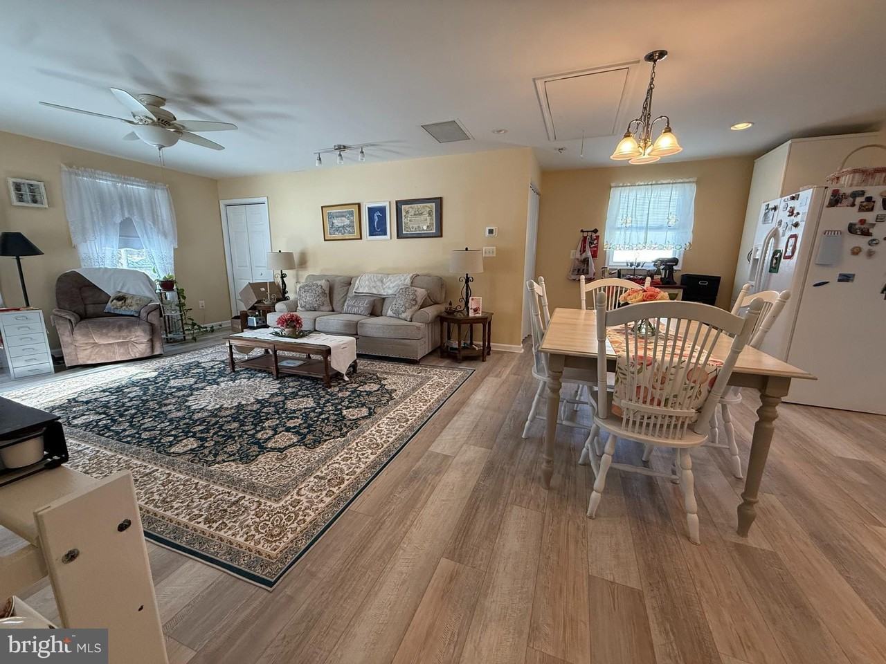 Bonaparte Ave - Photo 3 of 11