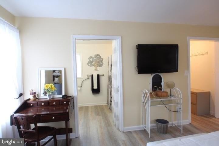 Bonaparte Ave - Photo 7 of 11