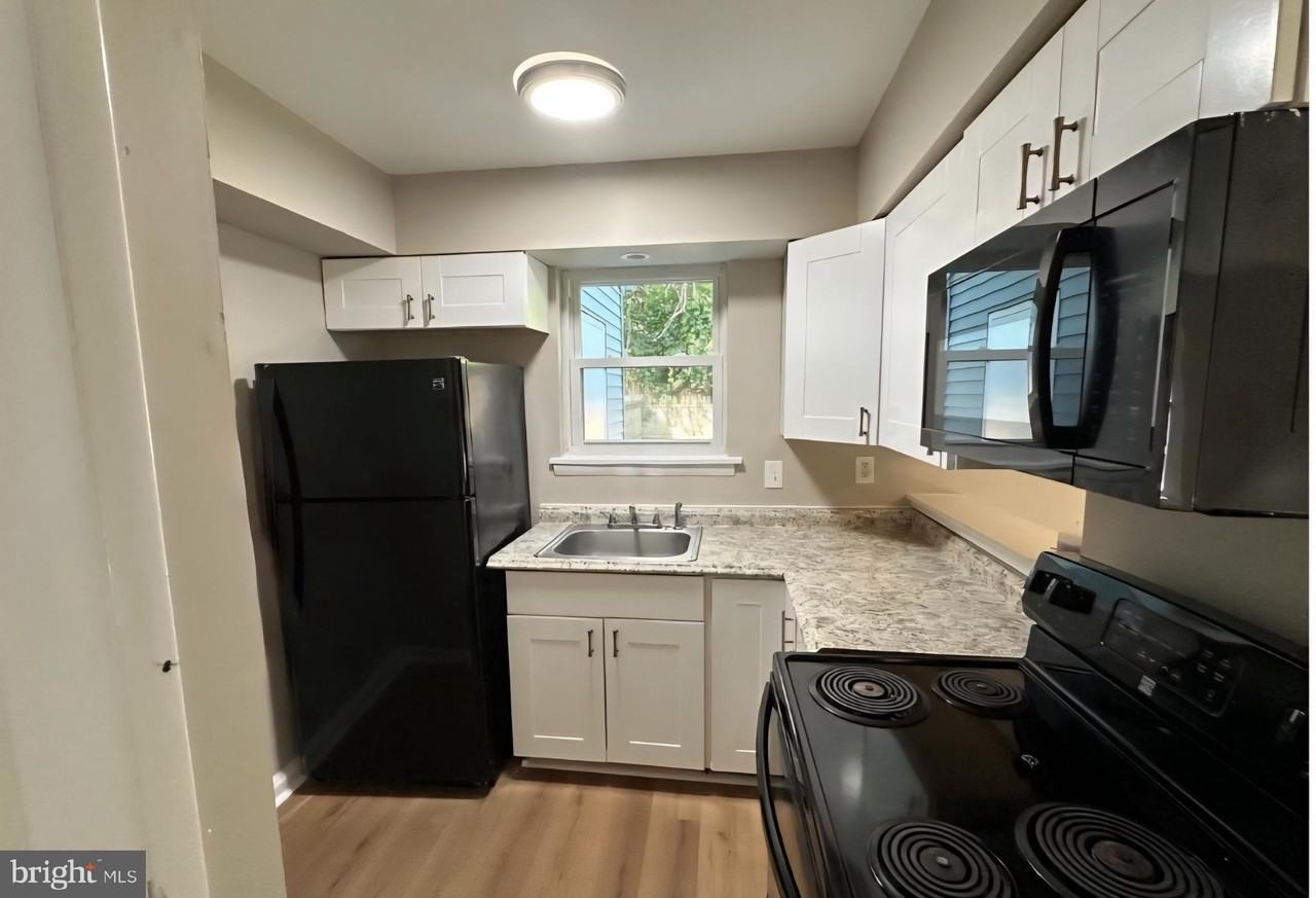 574 W Loch Lomond Dr - Photo 2 of 11