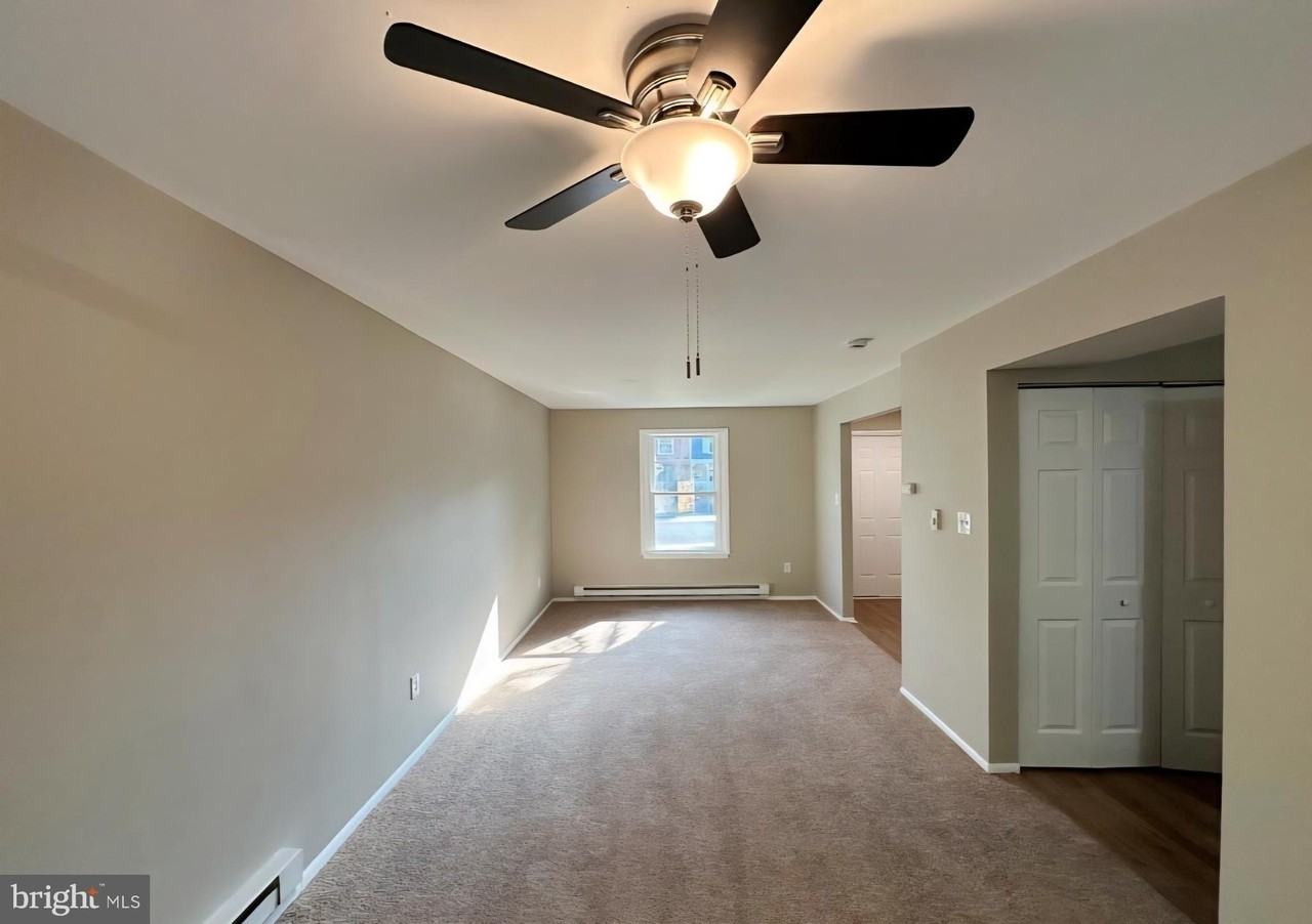 574 W Loch Lomond Dr - Photo 4 of 11