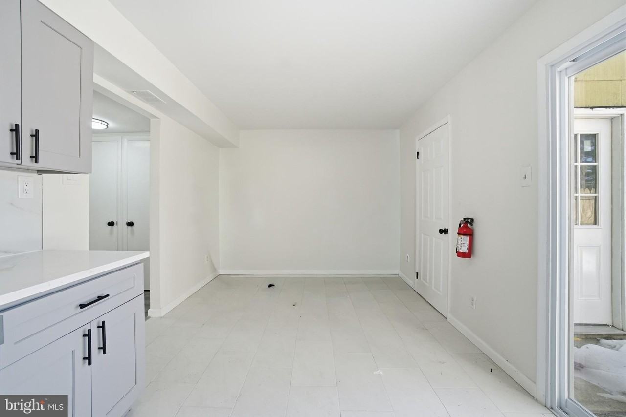 28 Melwood Ct - Photo 5 of 18