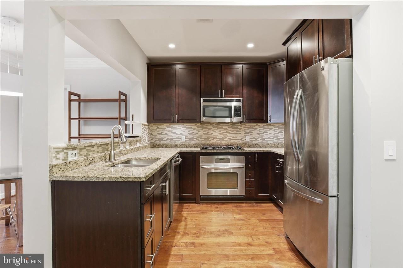 2101 N Monroe St Apt 203 #203 - Photo 6 of 24