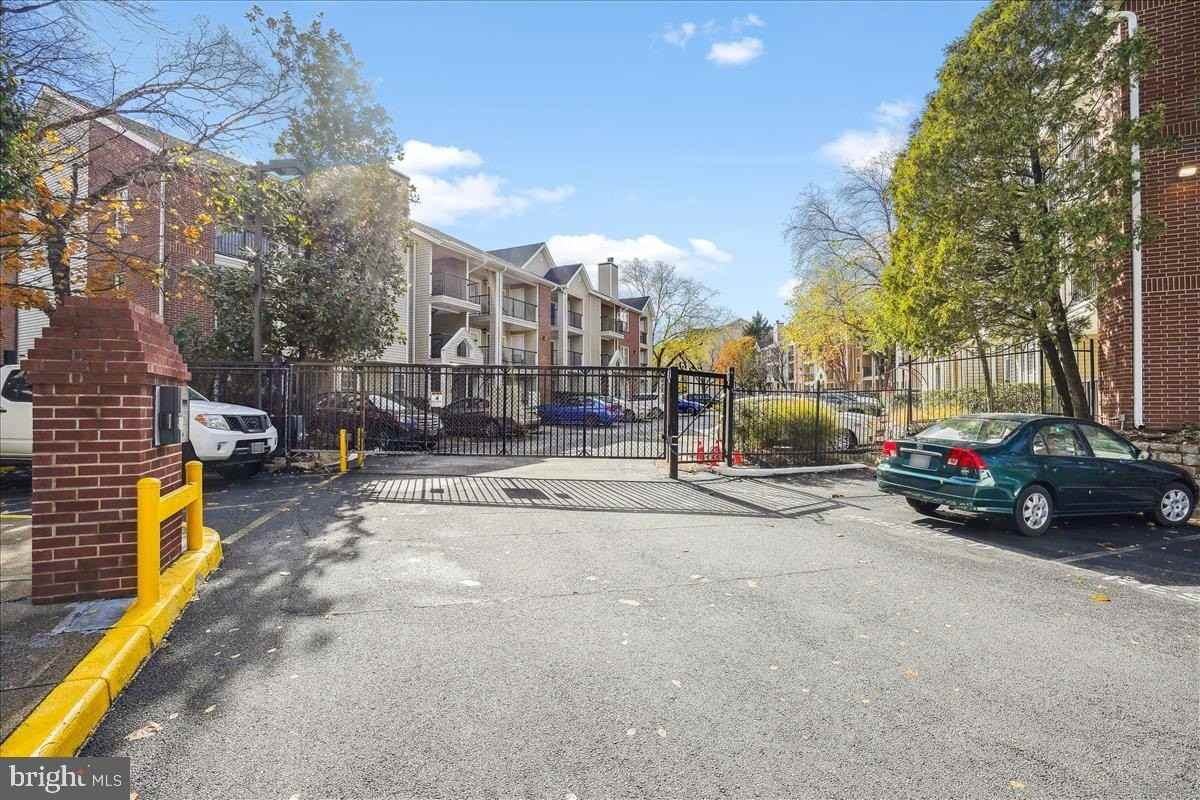 3305 Wyndham Cir Apt 252 #252 - Photo 2 of 20