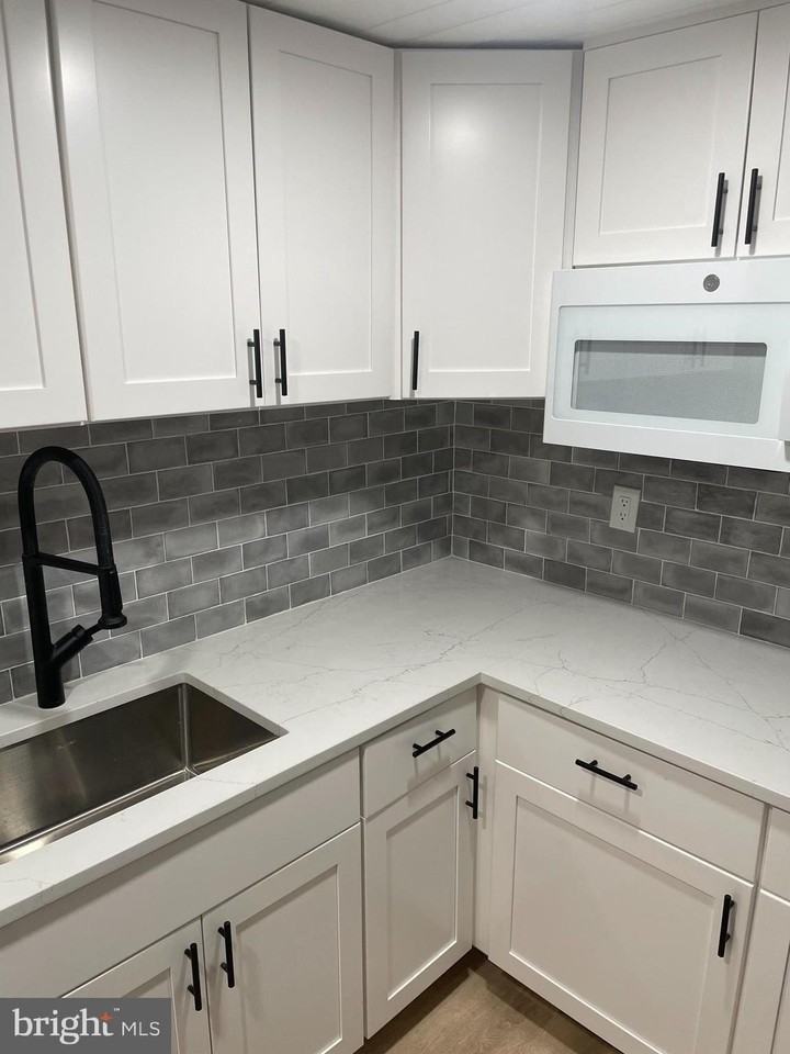 8917 Old Courthouse Rd - Photo 2 of 17