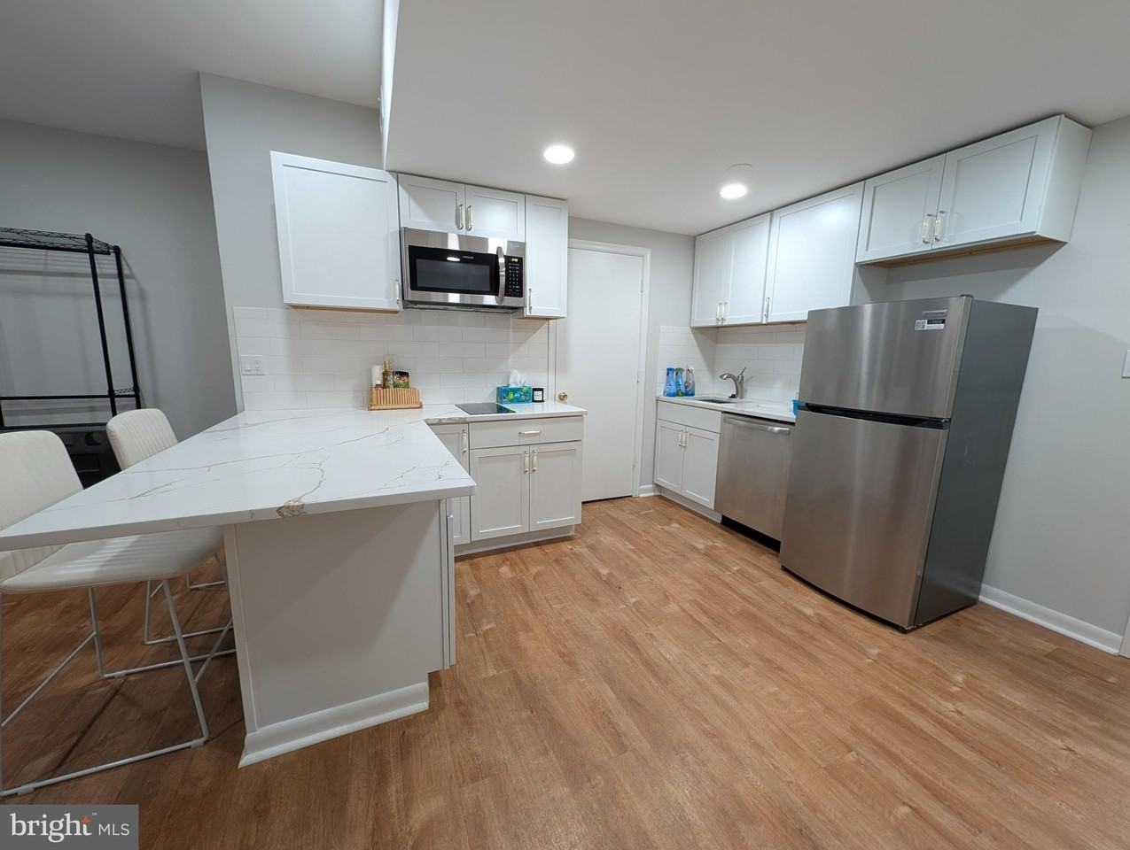 21214 Millwood Sq - Photo 2 of 14